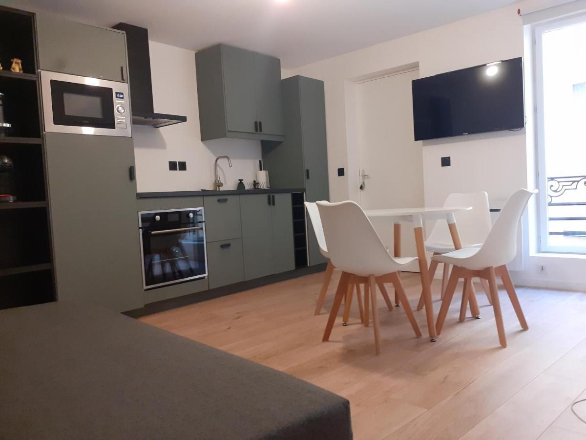 Saint-Germain-En-Laye: Grand Studio En Centre Ville A 2 Minutes Du Rer Exterior foto