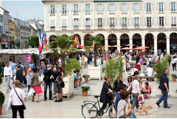 Saint-Germain-En-Laye: Grand Studio En Centre Ville A 2 Minutes Du Rer Exterior foto